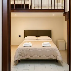 House Caracciolo By Loveinthetravel Alojamento de Acomodação e Pequeno-almoço